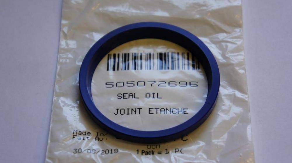 Сальник стойки лыжи оригинал BRP 505072696/414808900 для BRP LYNX/Ski-Doo (Oil Seal)